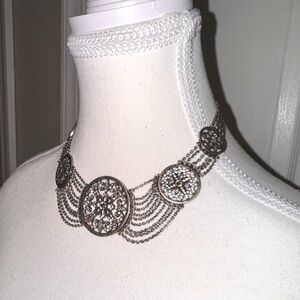 Lia Sophia necklace, like new, stunning & unique silver necklace with crystals!